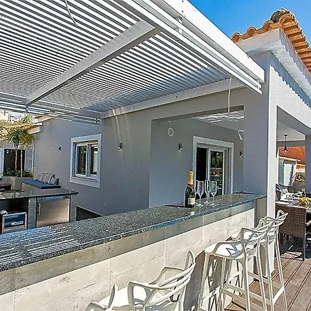 Sleeps 8 With Pool Air Con And Wifi * Vilamoura