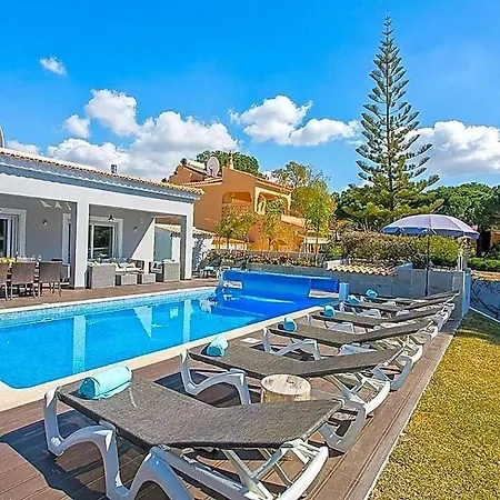 Sleeps 8 With Pool Air Con And Wifi 维拉摩拉
