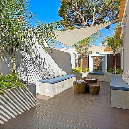 Sleeps 8 With Pool Air Con And Wifi