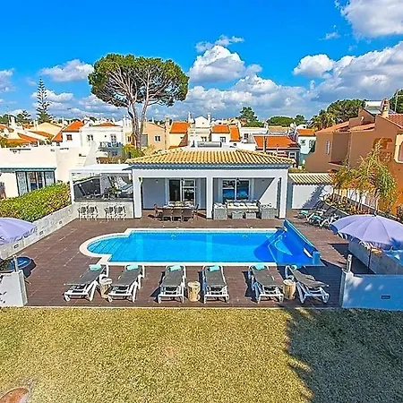 Sleeps 8 With Pool Air Con And Wifi *